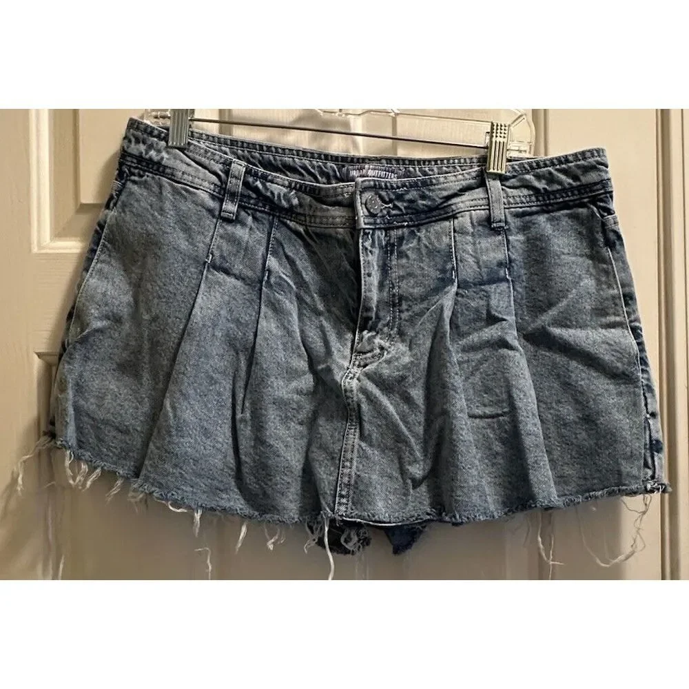 Urban Outfitters Denim Ruffled Skort Size‎ 31 Light Wash